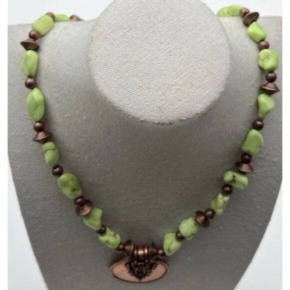 Vintage Chunky Natural Lime Green With Nickel Turquoise Boho Necklace Size 21” - Picture 6 of 15